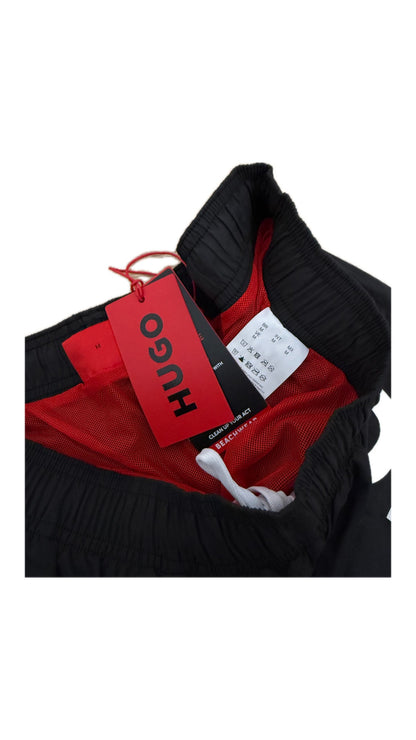 HUGO Crni Beachwear Šorc sa Vertikalnim HUGO Tekstom