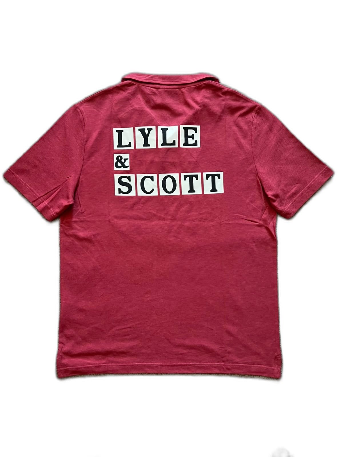 Lyle & Scott Majica sa Natpisom na Leđima Relaxed Fit