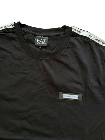 Emporio Armani EA7 Crna Majica sa Belim Detaljima